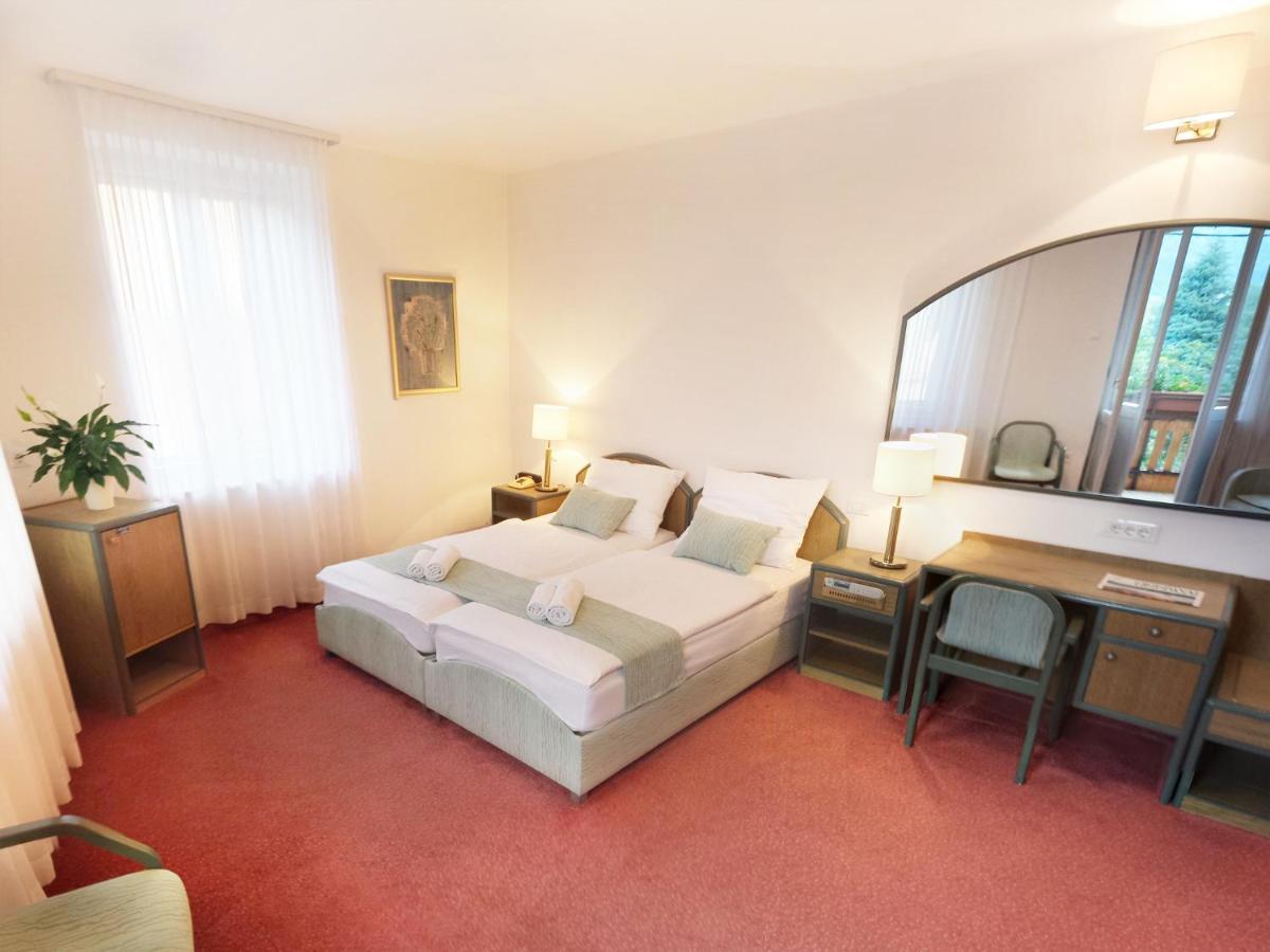 Hotel Lucija Most na Soči Exteriör bild